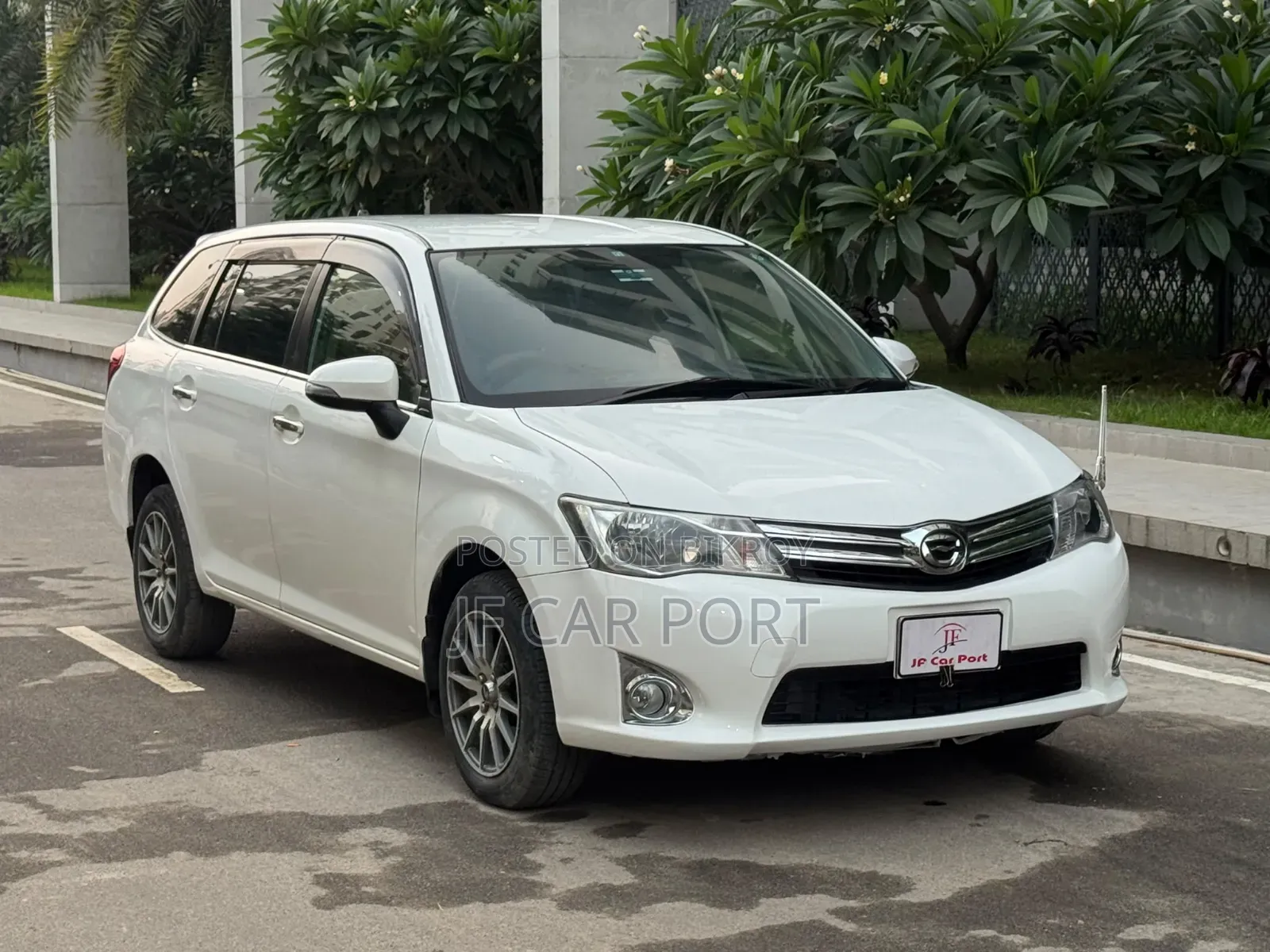Toyota Corolla Fielder 1.5 Petrol AWD 2014 Pearl