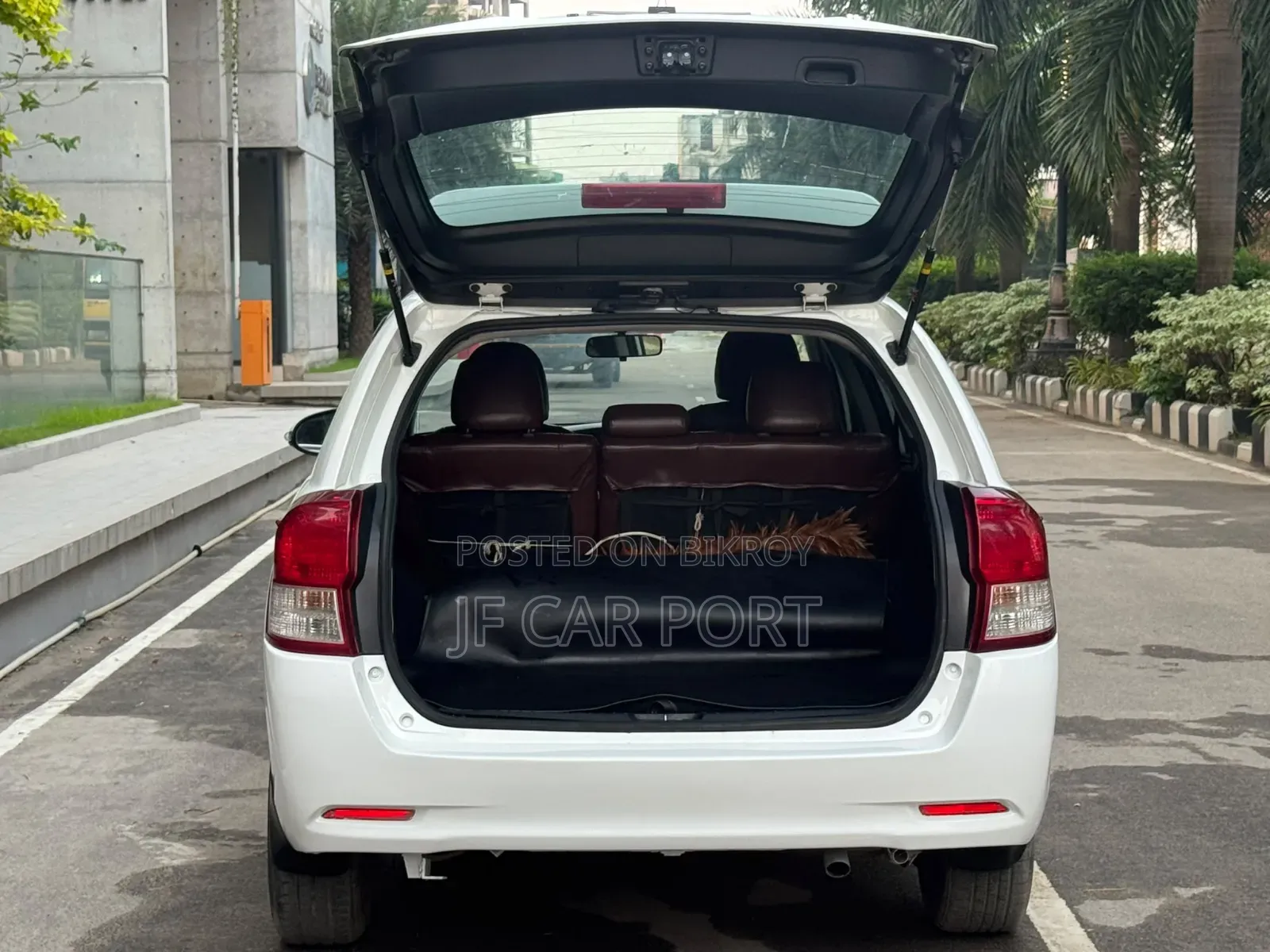 Toyota Corolla Fielder 1.5 Petrol AWD 2014 Pearl