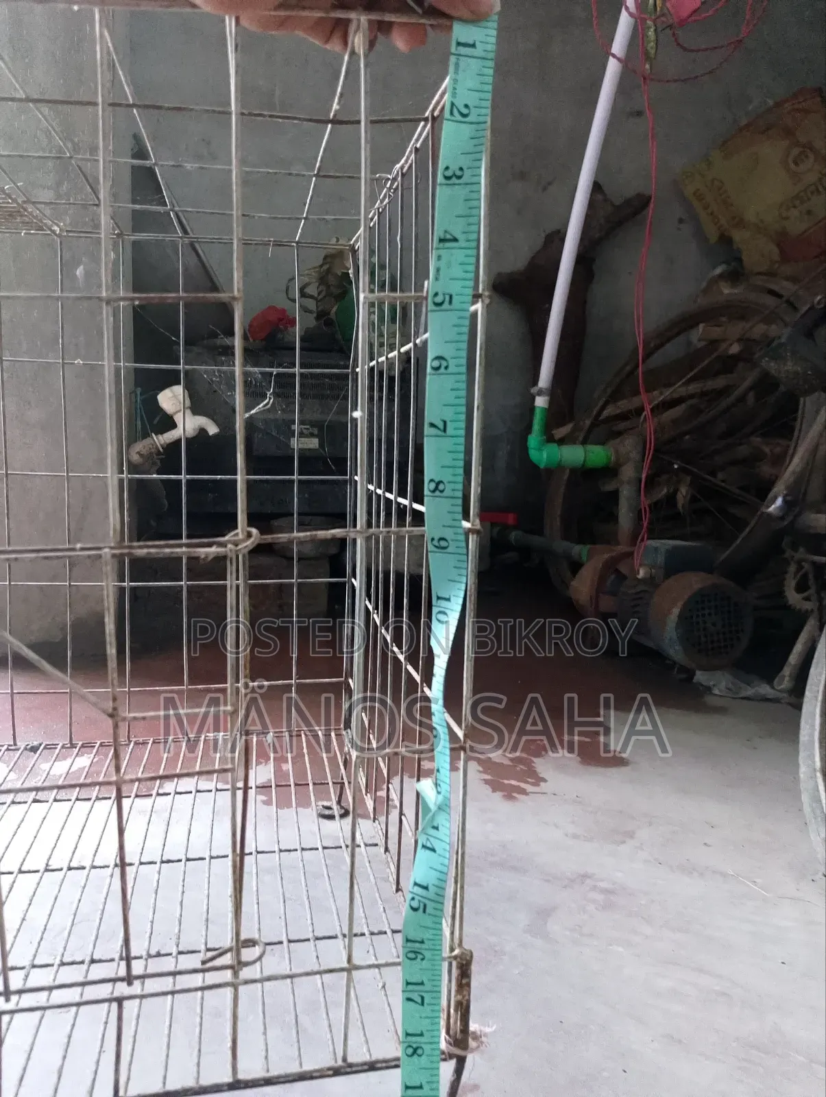 কবুতরের খাঁচা ও খাবার পট