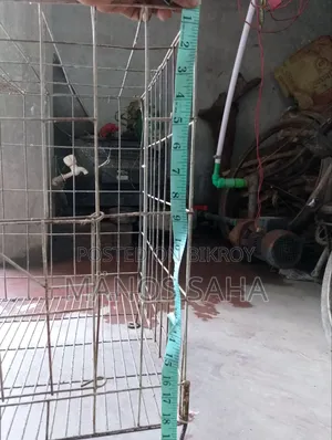 কবুতরের খাঁচা ও খাবার পট