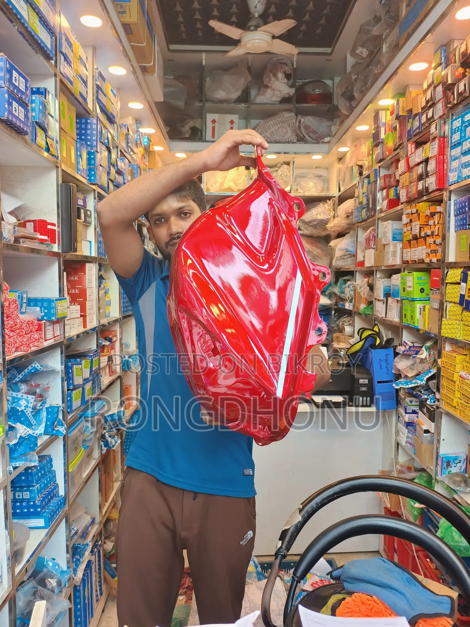 হিরো ইগনিটর লাল রঙের ফুয়েল ট্যাংক