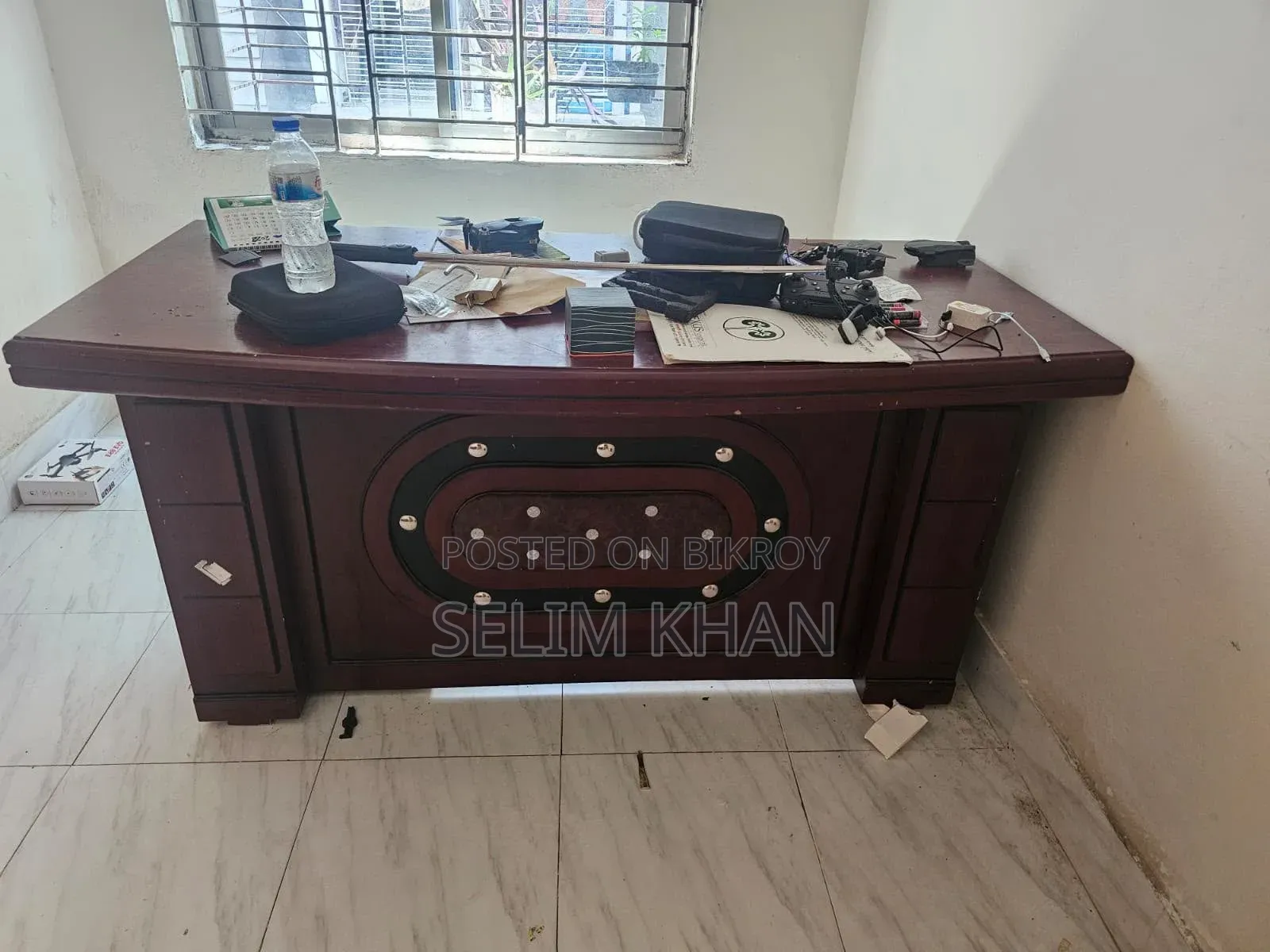 Use Sofa and Table Tabil