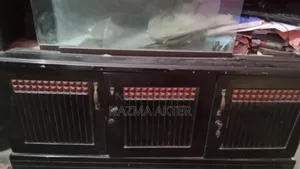 পুরোনো শোকেস বিক্রয়ের জন্য