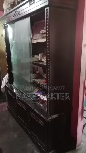 পুরোনো শোকেস বিক্রয়ের জন্য