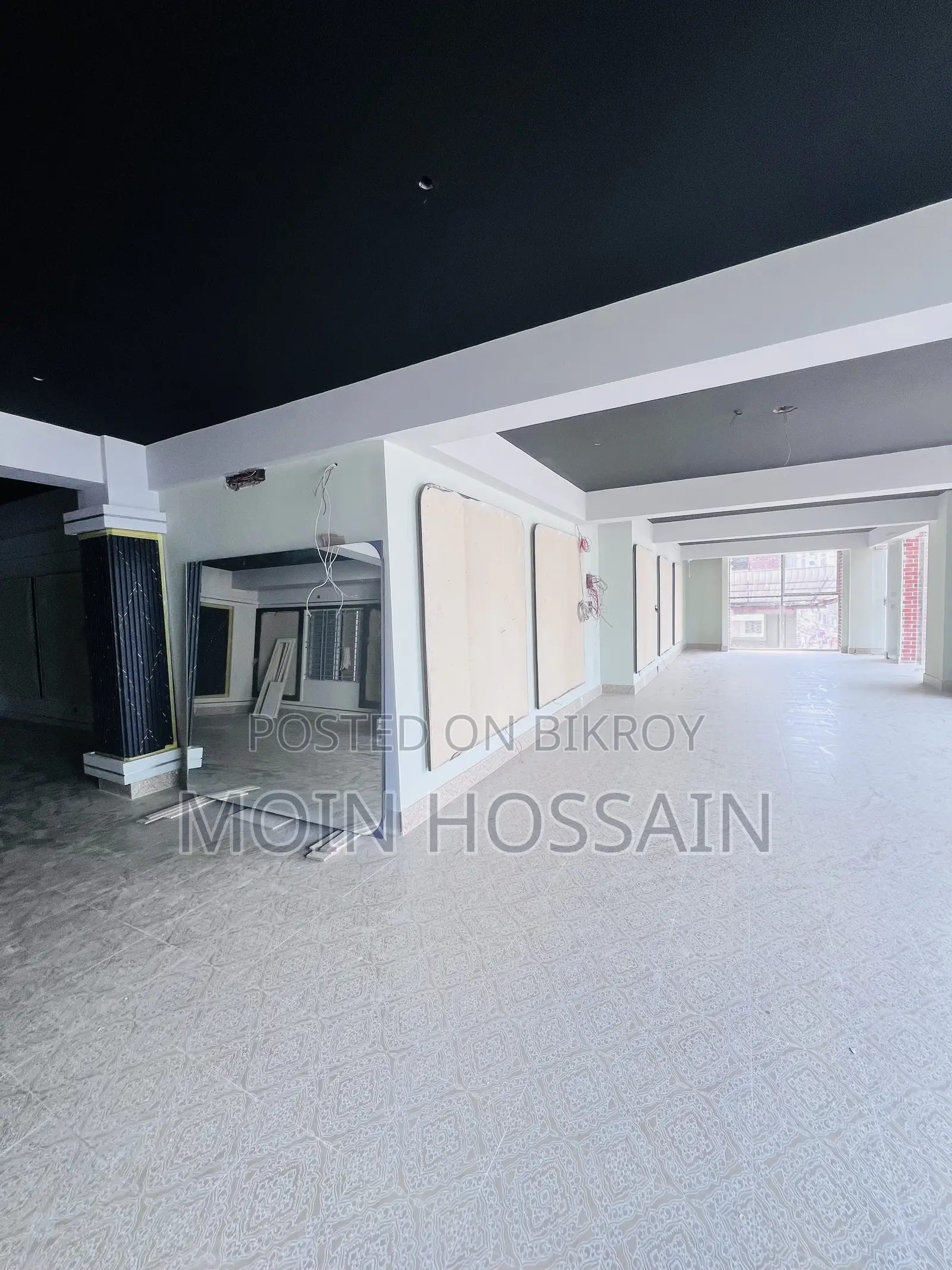 1,250 sq ft Shop Available for Rent in Prime Location
