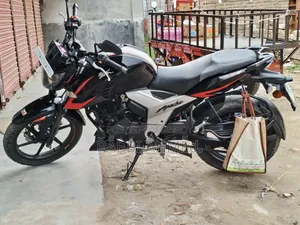 টিভিএস আপাচি আরটিআর ১৬০ ৪ভি ২০২১ কালো