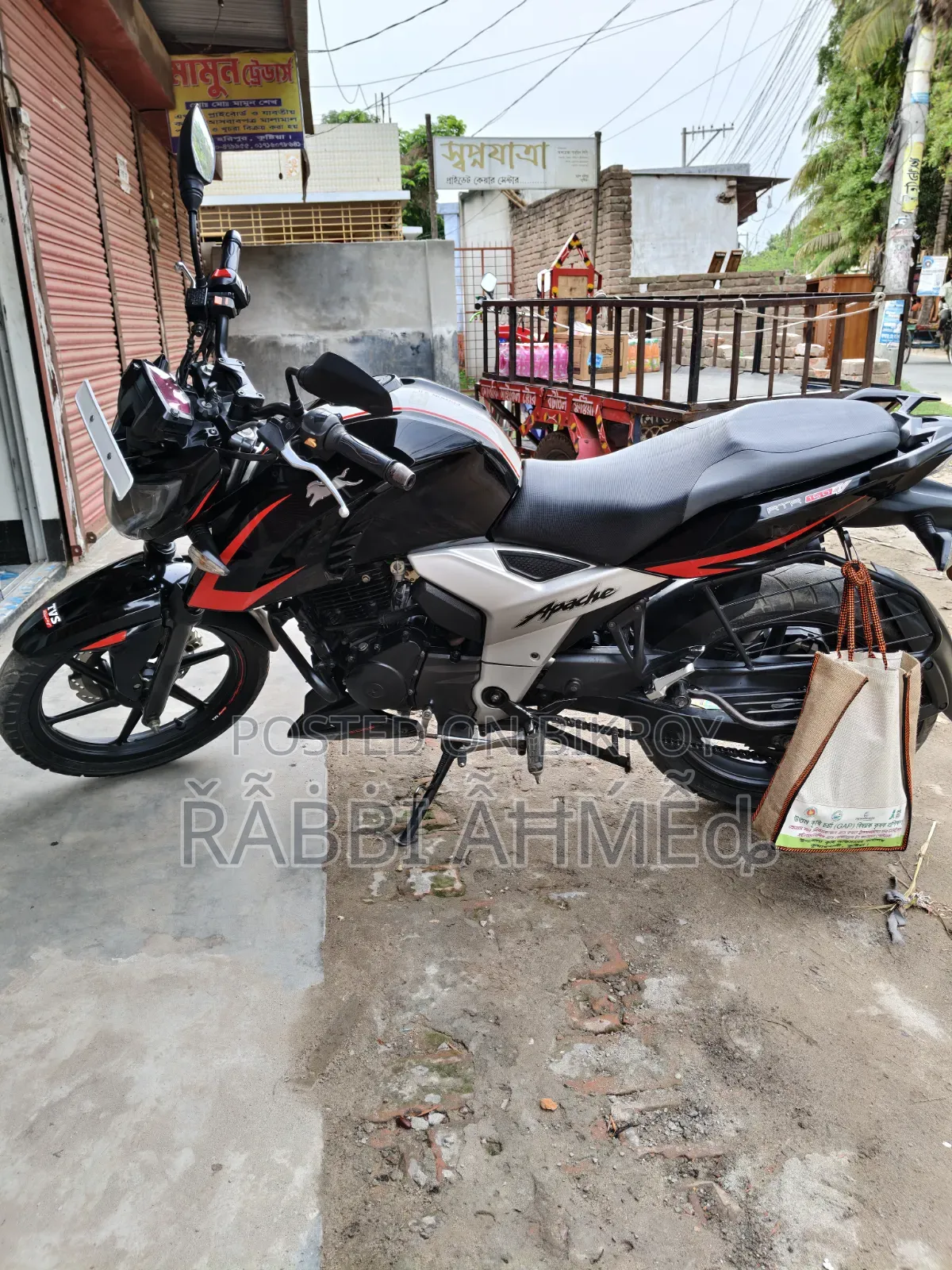 টিভিএস আপাচি আরটিআর ১৬০ ৪ভি ২০২১ কালো