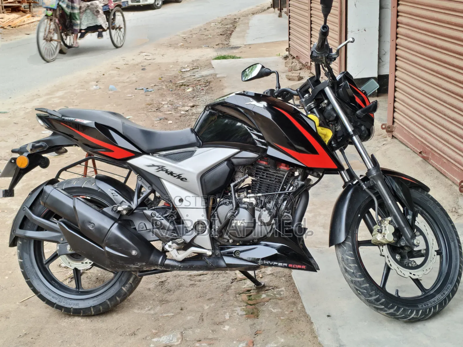 টিভিএস আপাচি আরটিআর ১৬০ ৪ভি ২০২১ কালো