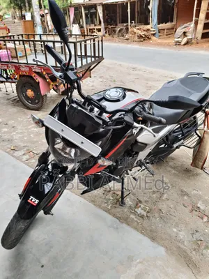 টিভিএস আপাচি আরটিআর ১৬০ ৪ভি ২০২১ কালো