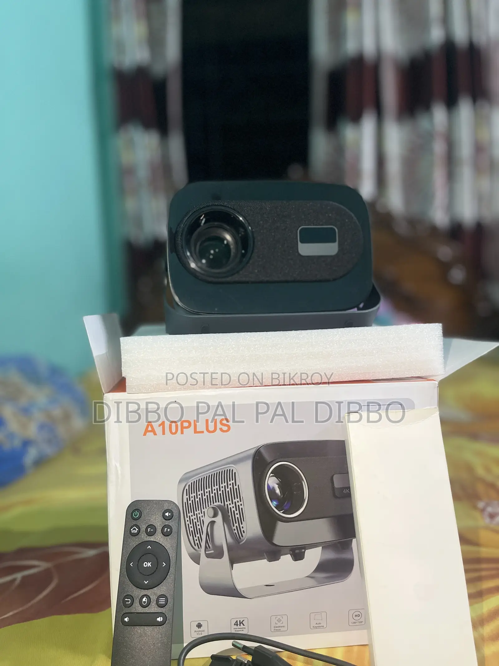 এ ১০ প্লাস প্রজেক্টর