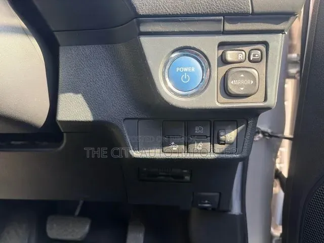 Toyota Axio 2021 Silver