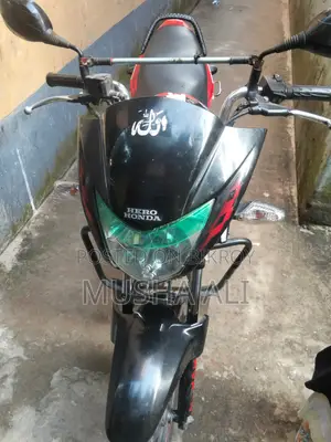 Hero Glamour 2013 Black