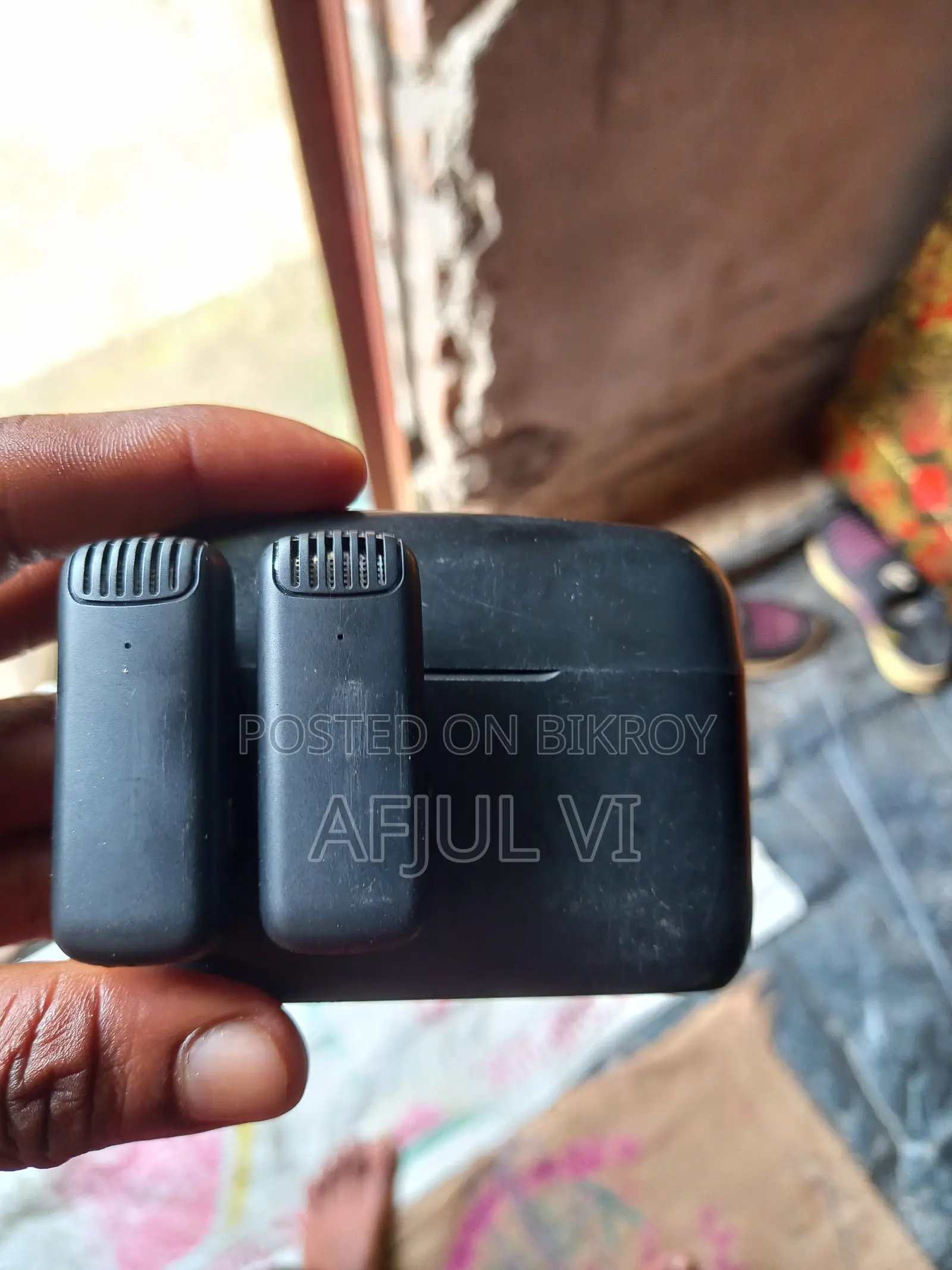 Microphone for sale, used for a very short time, selling for money