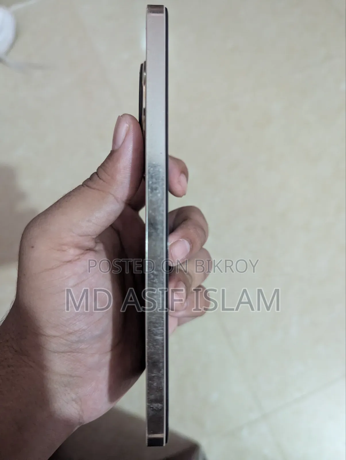 রিয়েলমি ১২+ ২৫৬ জিবি সাদা