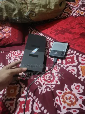 স্যামসাং গ্যালাক্সি জেড ফ্লিপ ৩ ২৫৬ জিবি ব্ল্যাক