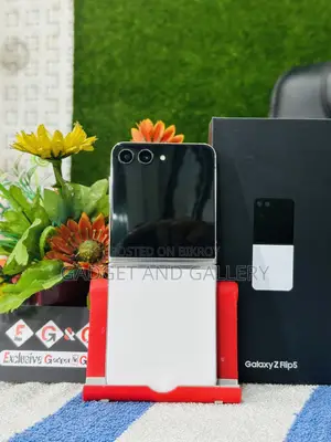 স্যামসাং গ্যালাক্সি জেড ফ্লিপ ৫ ৫১২ জিবি সাদা