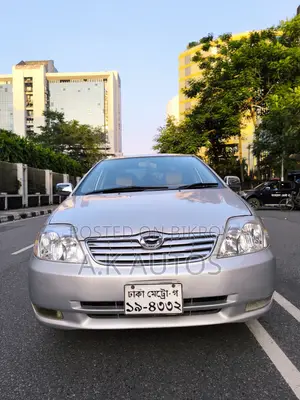 টয়োটা করোল্লা ২০০২ সিলভার