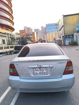 টয়োটা করোল্লা ২০০২ সিলভার