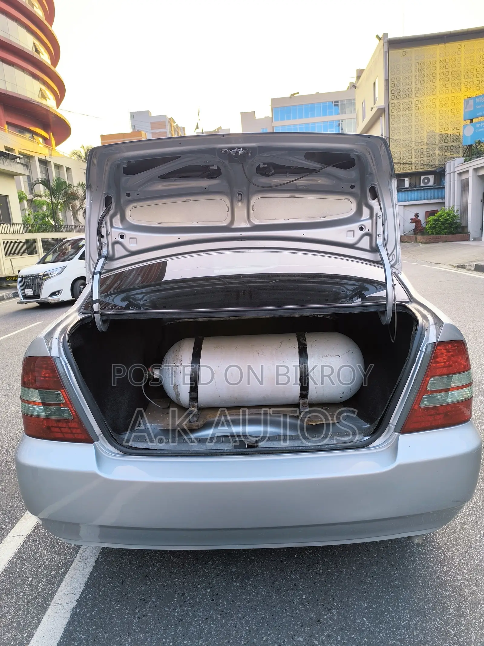 টয়োটা করোল্লা ২০০২ সিলভার