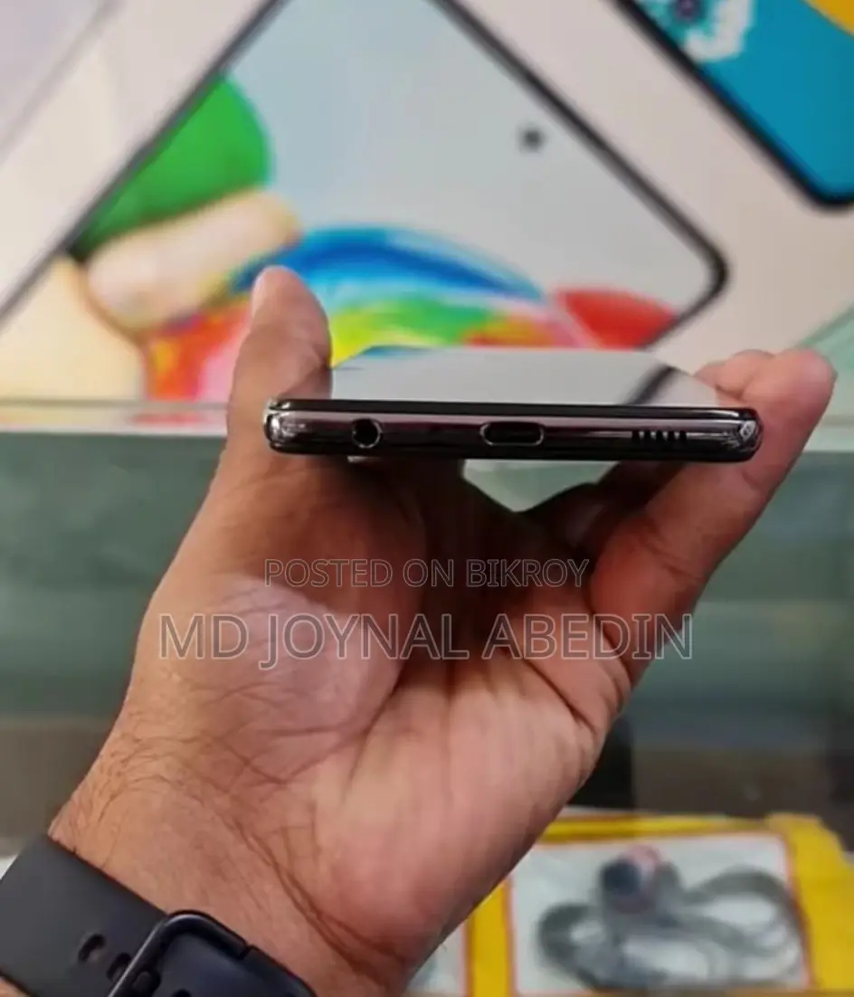 স্যামসাং গ্যালাক্সি এ৭২ ২৫৬ জিবি কালো