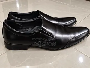 পুরুষদের কালো চামড়ার ফরমাল জুতো
