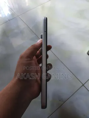 ইনফিনিক্স হট ৬০আই ২৫৬ জিবি সিলভার