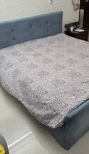 কিং সাইজ বেড