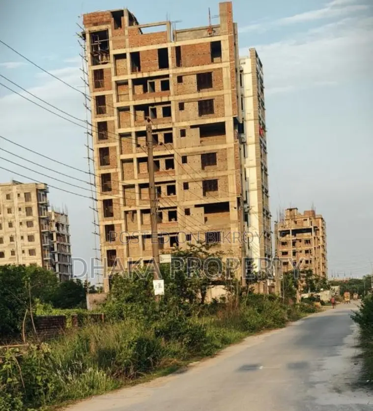 30ft Road 3 Katha Park West at Sector-17/B