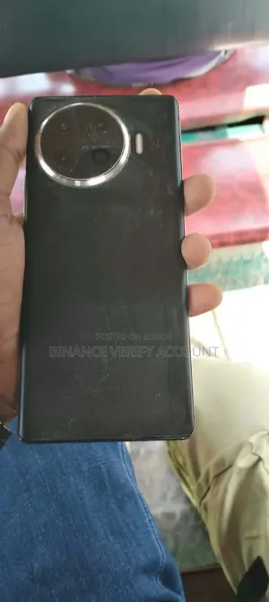 টেকনো স্পার্ক ২০ প্রো প্লাস ২৫৬ জিবি ব্ল্যাক