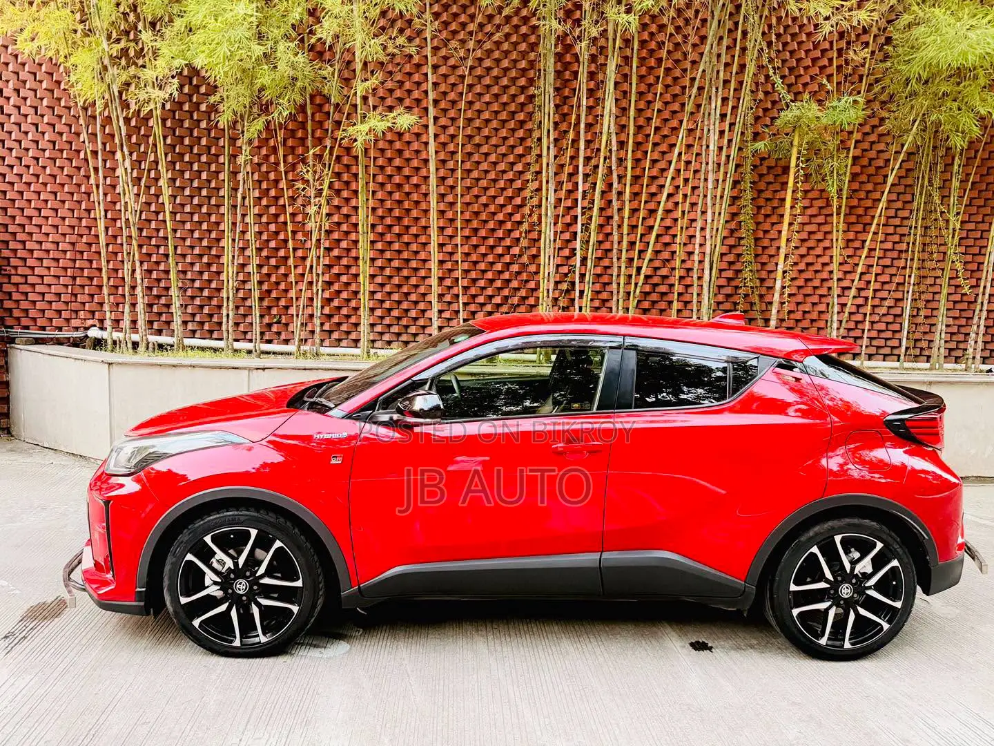 Toyota C-HR 2019 Red