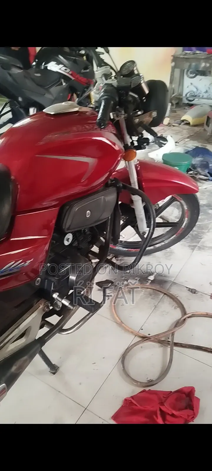 দায়াং ডিওয়াই১০০-এ ২০১৬ লাল