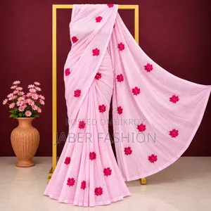 প্রিমিয়াম অফ-হোয়াইট কটন এমব্রয়ডারি শাড়ি