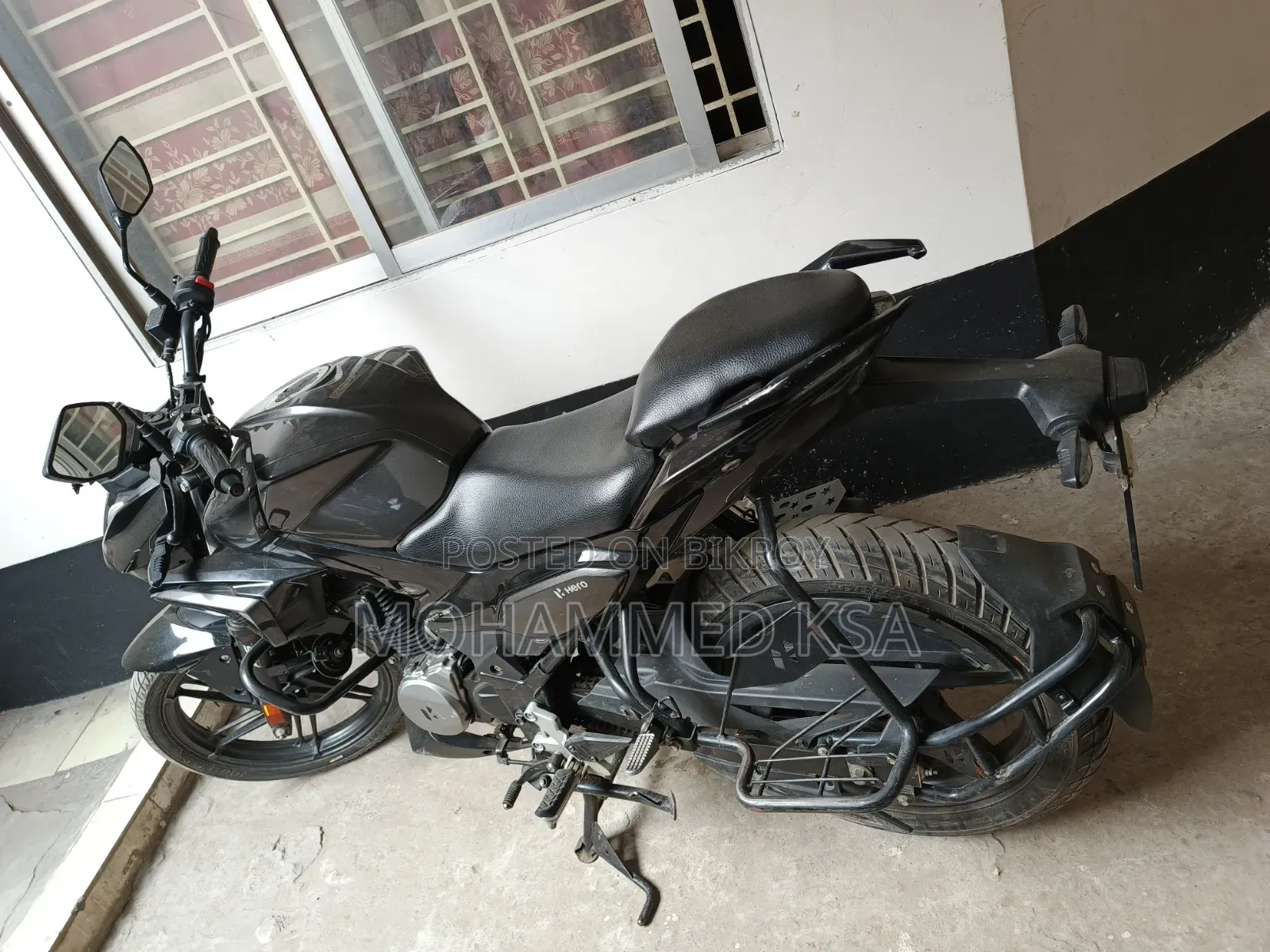 হিরো এক্সট্রিম ১২৫আর ২০২৫ ব্ল্যাক