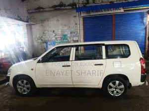 টয়োটা প্রবক্স ২০০৪ সাদা