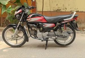 হিরো এইচএফ ডিলাক্স ২০১৮ কালো