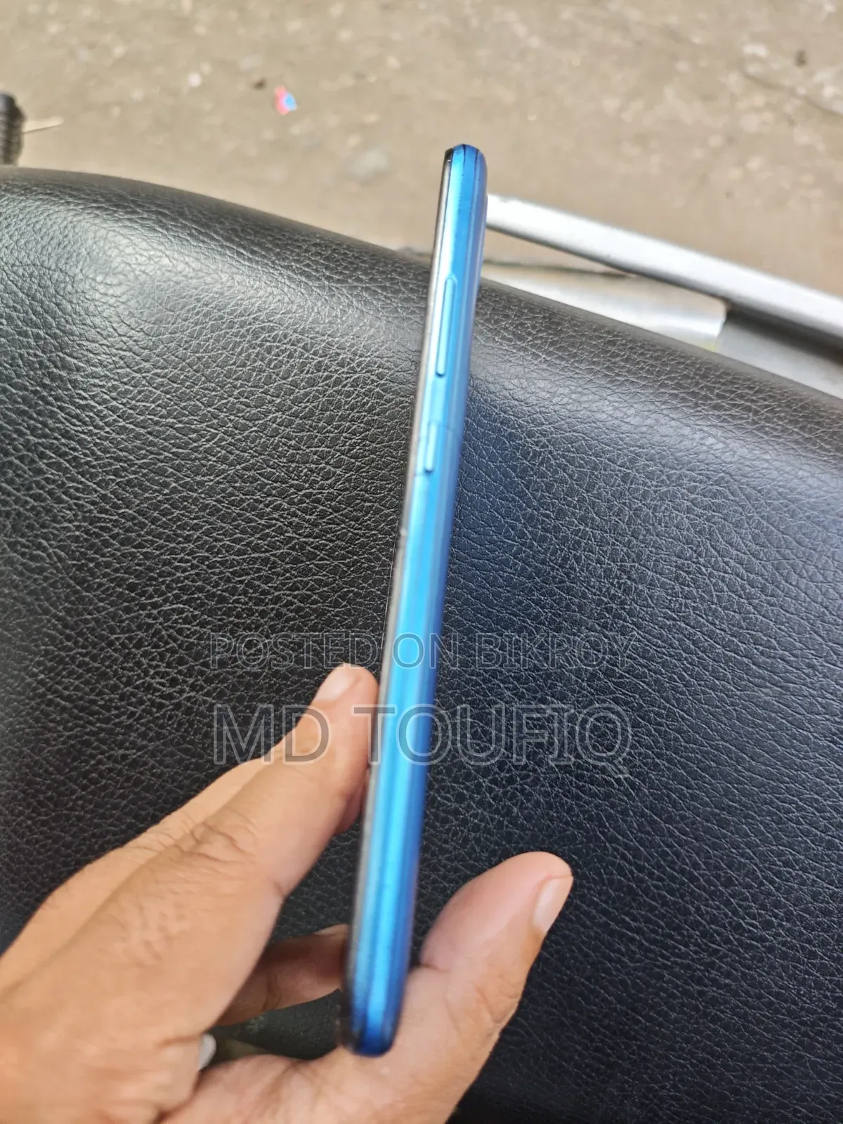Realme 64 GB Blue