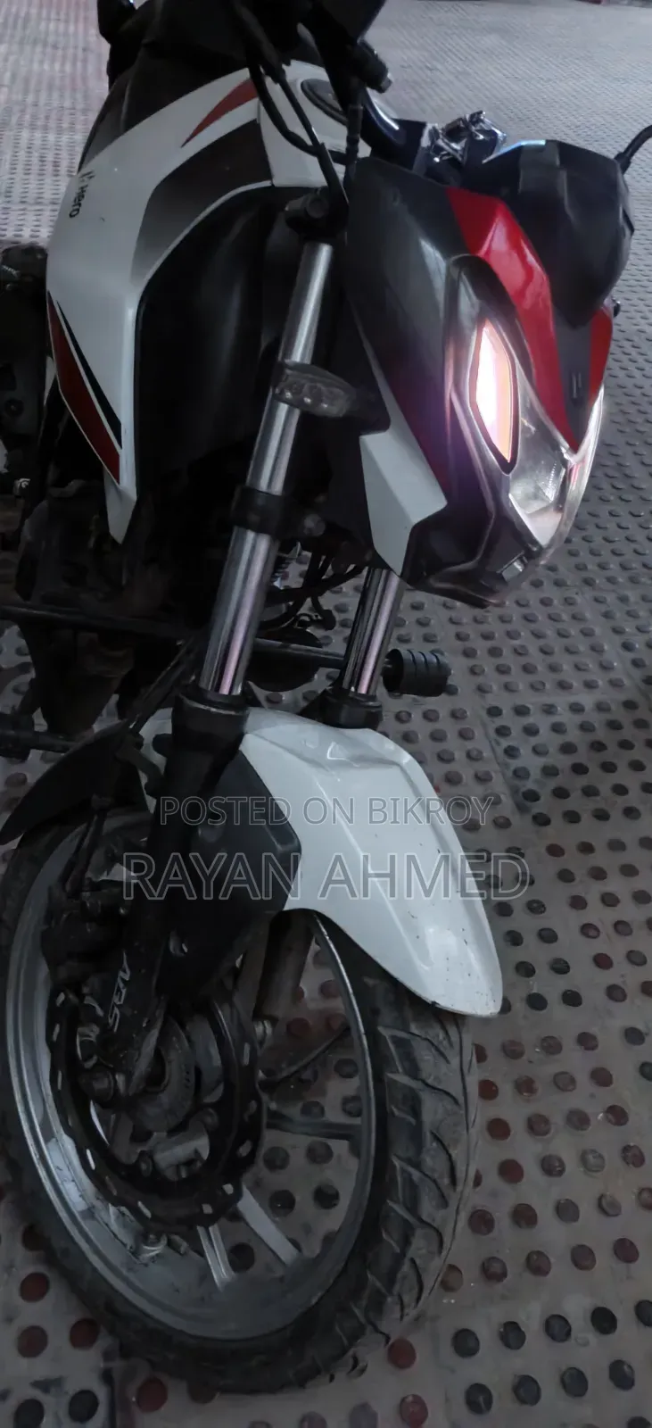 Hero Thriller 160R 4V 2021 White