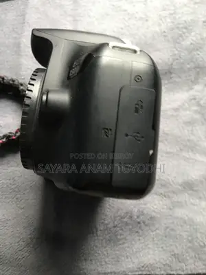 Canon 1300D + 18-55mm IS Lens