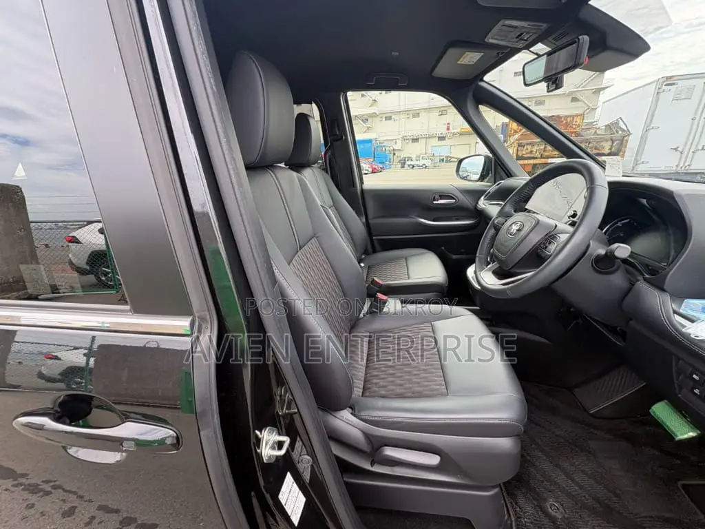 Toyota Noah 2023 Black