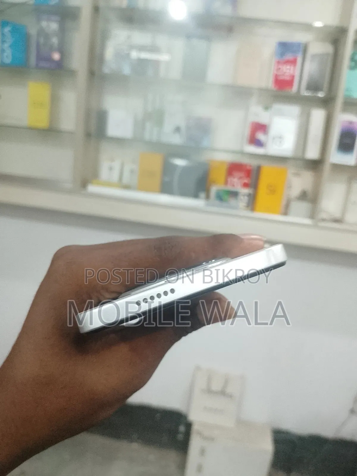 টেকনো স্পার্ক ৩০সি ১২৮ জিবি রূপালী