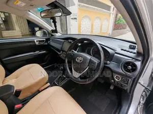 Toyota Axio 1.5 Hybrid G Two-Wheel Drive 2016 Silver