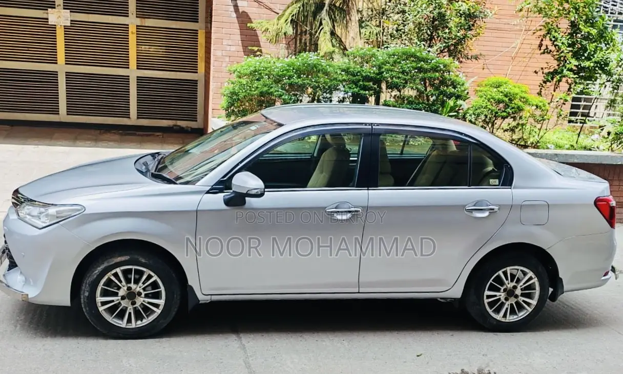 Toyota Axio 1.5 Hybrid G Two-Wheel Drive 2016 Silver