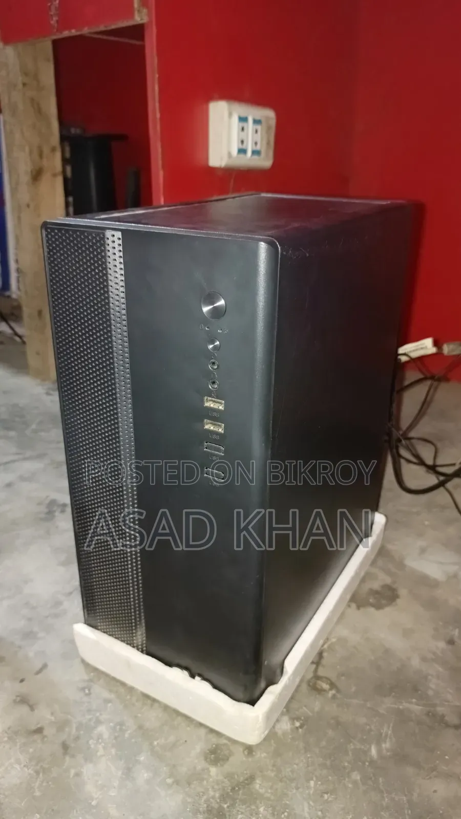ডেস্কটপ কম্পিউটার ৪জিবি ইন্টেল কোর আই৩ এসএসএইচডি (হাইব্রিড) ৫০০জিবি