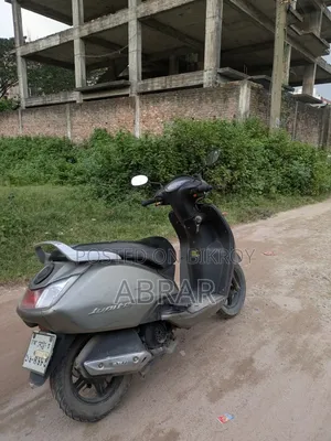 টিভিএস জুপিটার ২০১৮ গ্রে