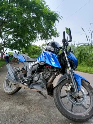 TVS Apache RTR 160 4V 2024 Blue