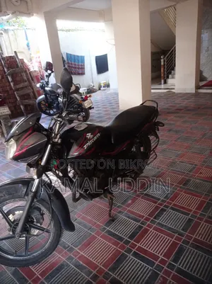 বাজাজ ডিসকভার ১৫০ ২০১১ কালো
