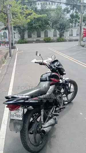 সুজুকি হায়াতে ইপি ২০১৬ ব্ল্যাক