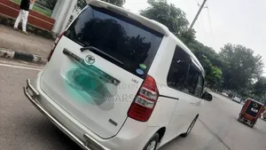 নোহা ২০১২ ভালো অবস্থায়