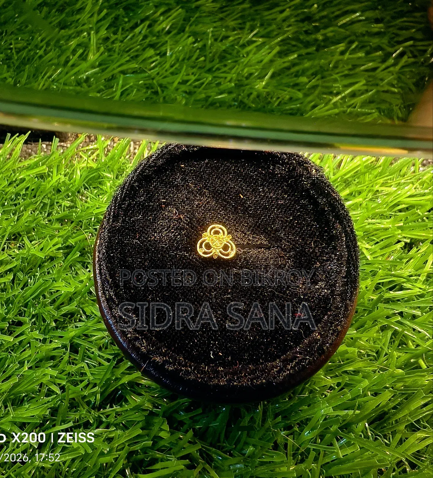 Gold Nose Pin