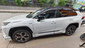Toyota RAV4 2021 White